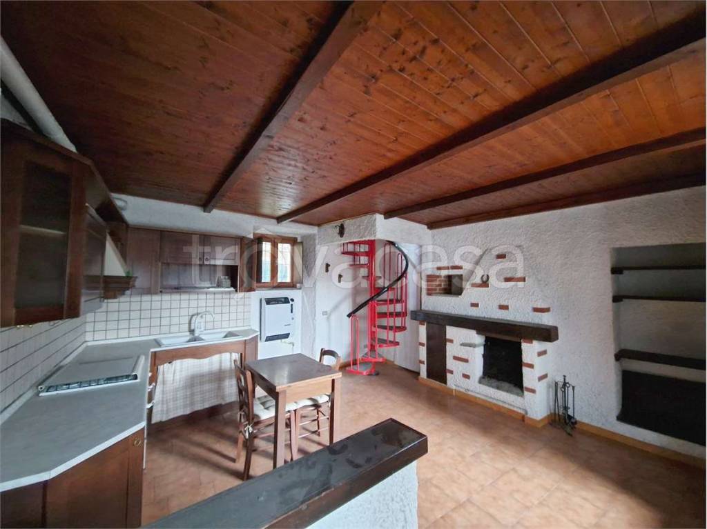 appartamento in vendita a Cuvio in zona Comacchio