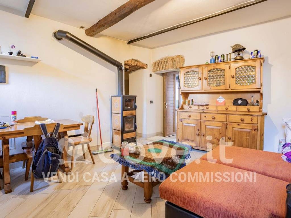 casa indipendente in vendita a Cuvio