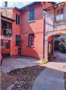 casa indipendente in vendita a Cuvio