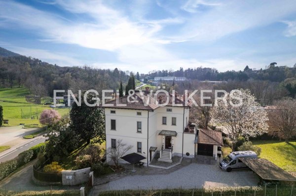 casa indipendente in vendita a Cuvio