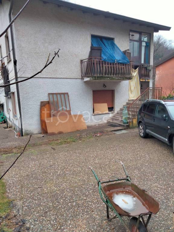 appartamento in vendita a Cuvio in zona Comacchio