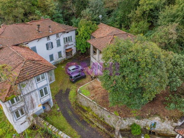 casa indipendente in vendita a Cuvio
