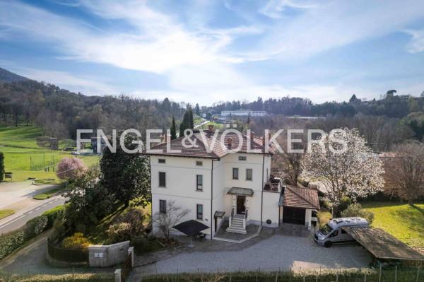 casa indipendente in vendita a Cuvio