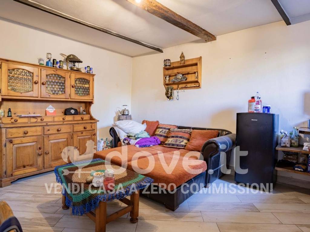 casa indipendente in vendita a Cuvio