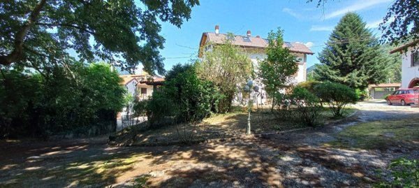 casa indipendente in vendita a Cuvio