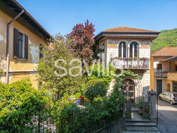 casa indipendente in vendita a Cuvio