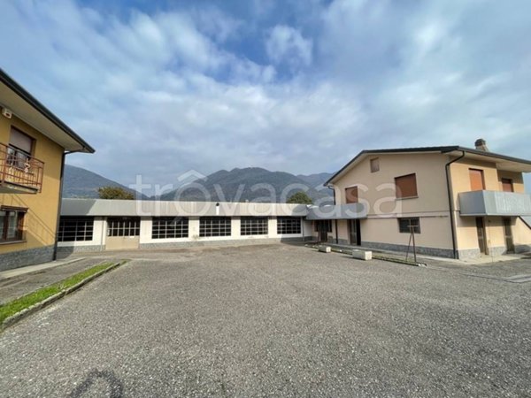 locale commerciale in vendita a Cuvio