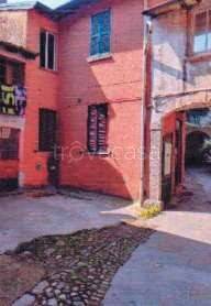 casa indipendente in vendita a Cuvio