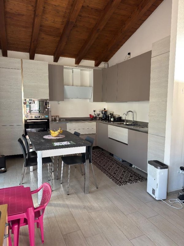 casa indipendente in vendita a Cuvio