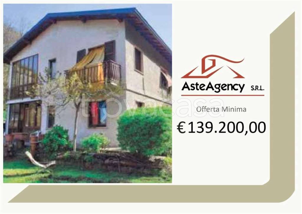 casa indipendente in vendita a Cuvio in zona Comacchio