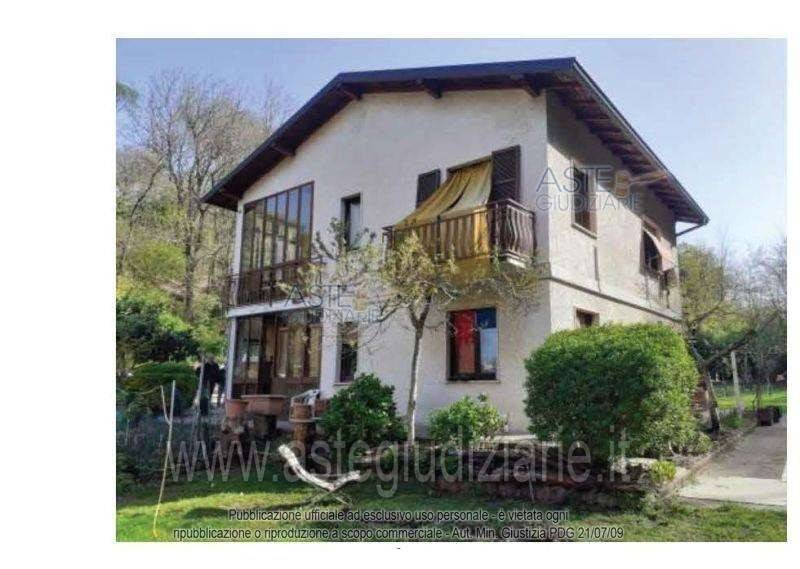 appartamento in vendita a Cuvio