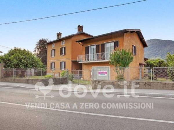 casa indipendente in vendita a Cuvio in zona Comacchio