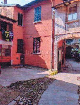 casa indipendente in vendita a Cuvio in zona Comacchio