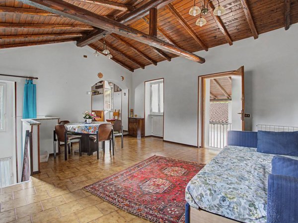 appartamento in vendita a Cuvio in zona Comacchio