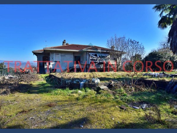 casa indipendente in vendita a Daverio