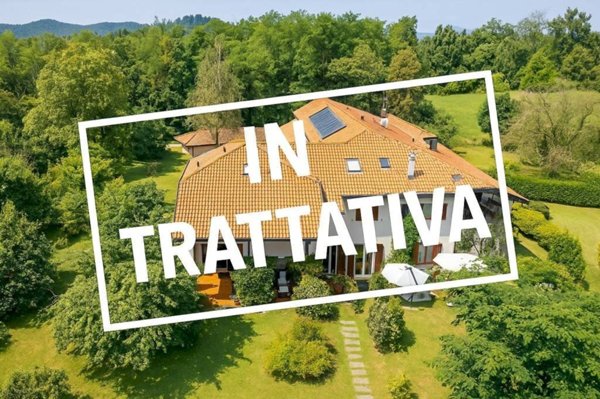 casa indipendente in vendita a Daverio