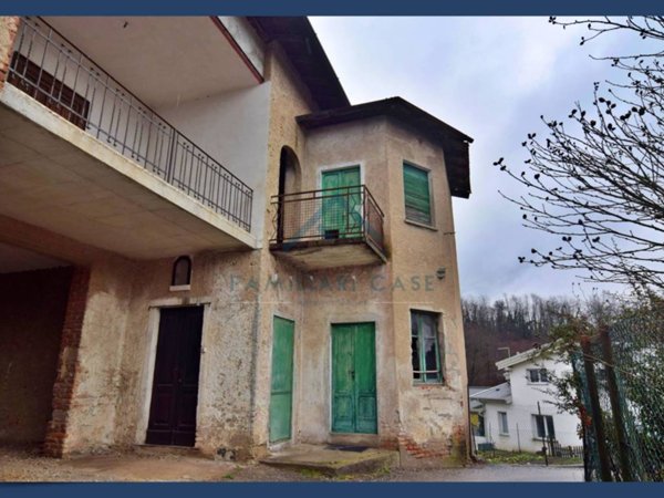 casa indipendente in vendita a Daverio