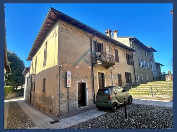 casa indipendente in vendita a Daverio