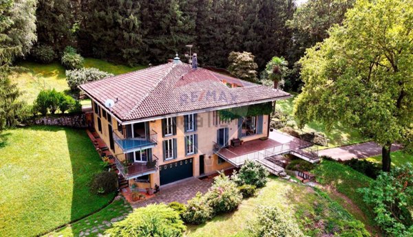 casa indipendente in vendita a Daverio