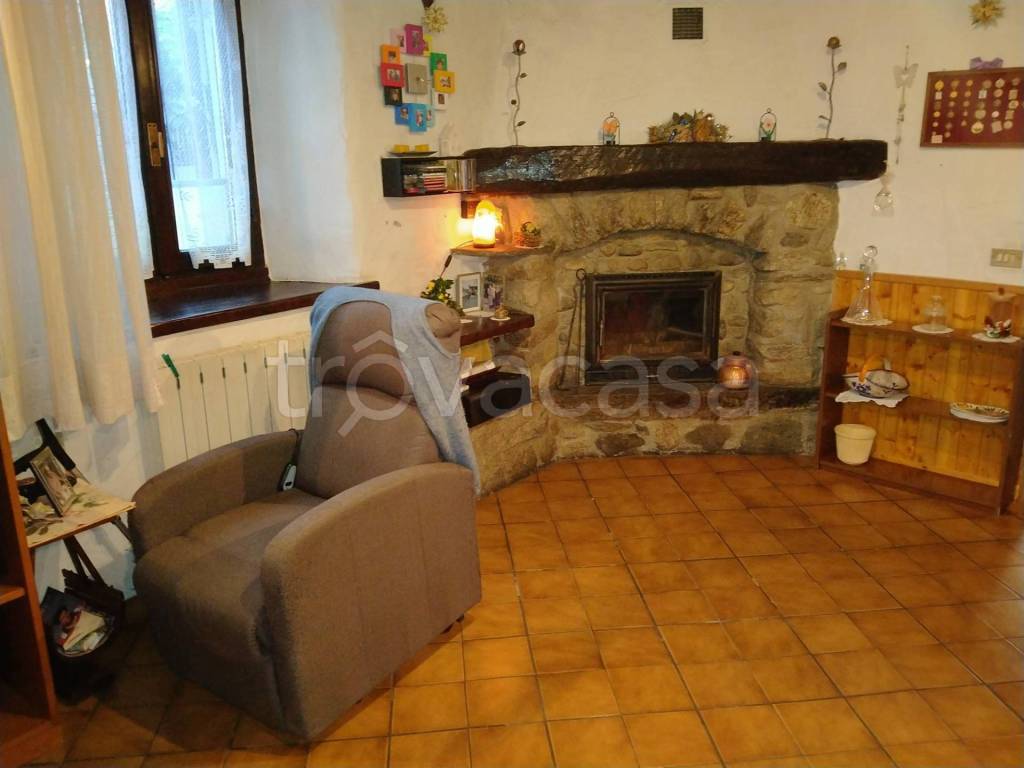 casa indipendente in vendita a Daverio