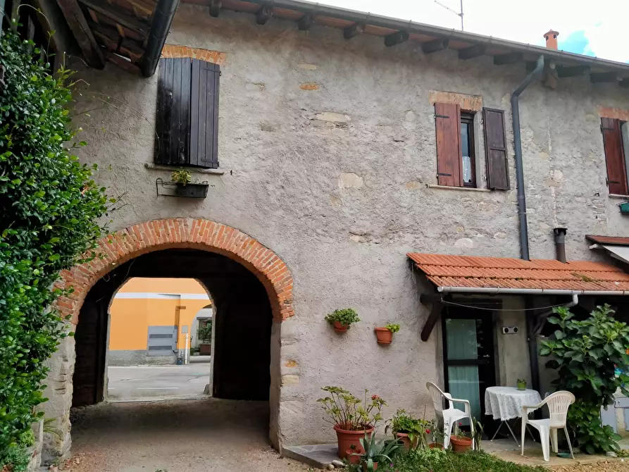 casa semindipendente in vendita a Daverio