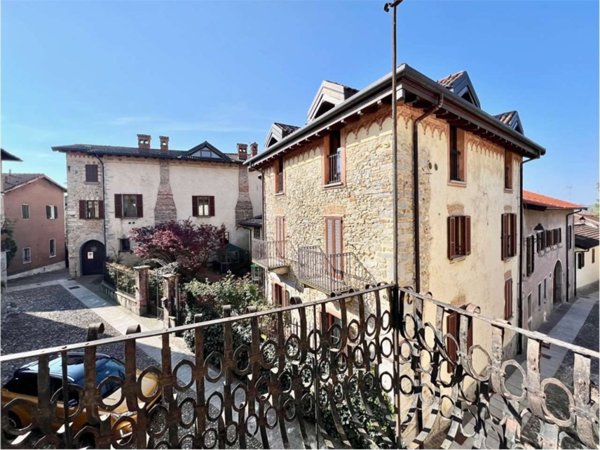 appartamento in vendita a Daverio