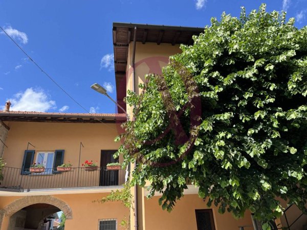 appartamento in vendita a Daverio