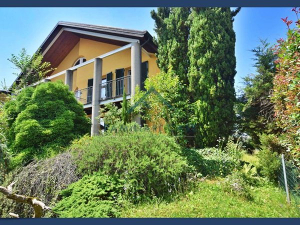 casa indipendente in vendita a Daverio