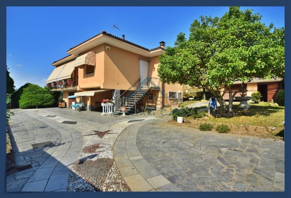 casa indipendente in vendita a Daverio
