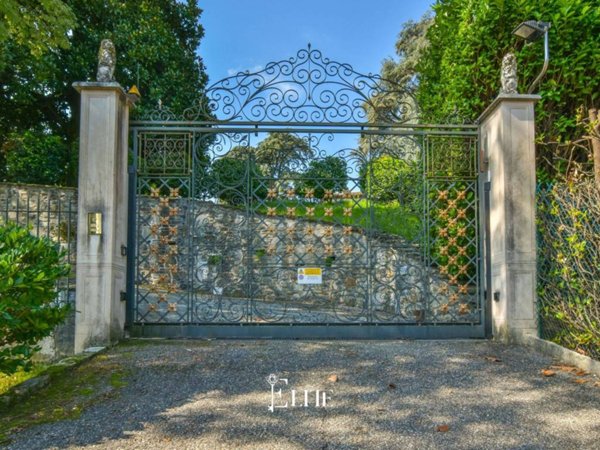 villa in vendita a Daverio