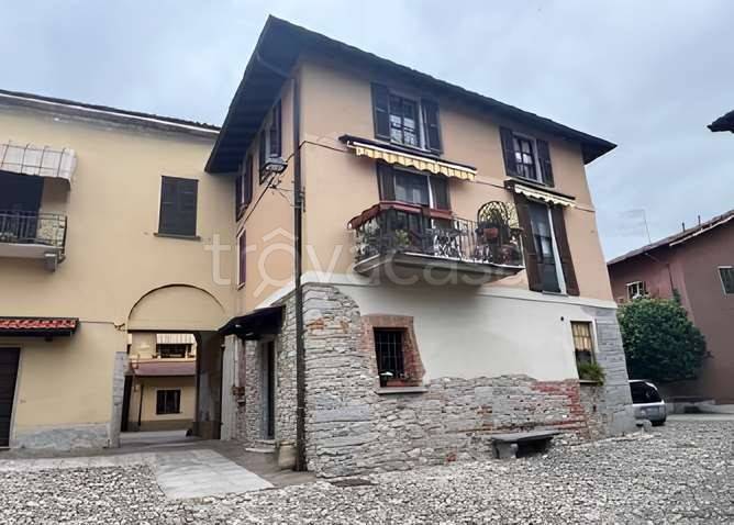 appartamento in vendita a Daverio