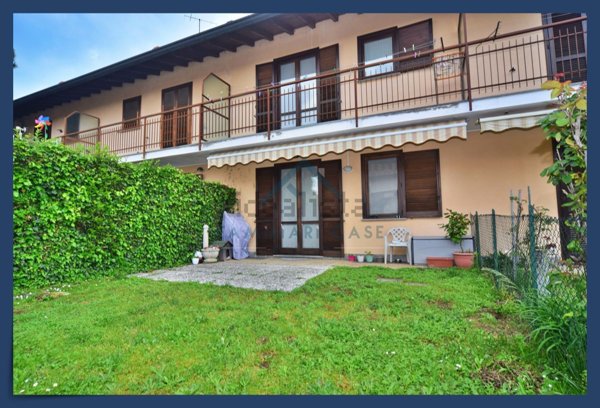 casa indipendente in vendita a Daverio