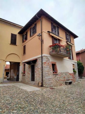 casa indipendente in vendita a Daverio