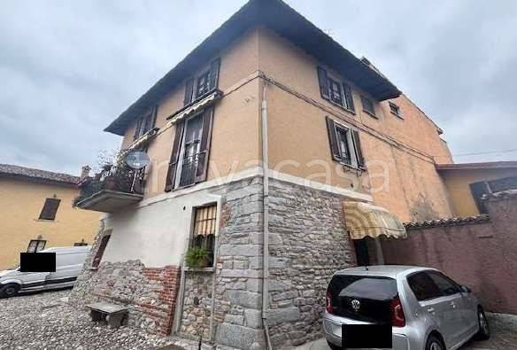 casa indipendente in vendita a Daverio