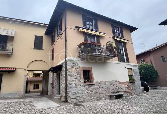 appartamento in vendita a Daverio