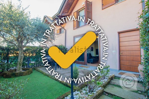 casa indipendente in vendita a Daverio in zona Dobbiate