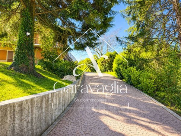 appartamento in vendita a Daverio in zona Dobbiate