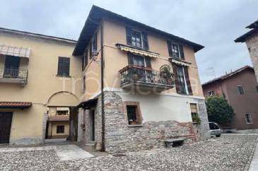 casa indipendente in vendita a Daverio