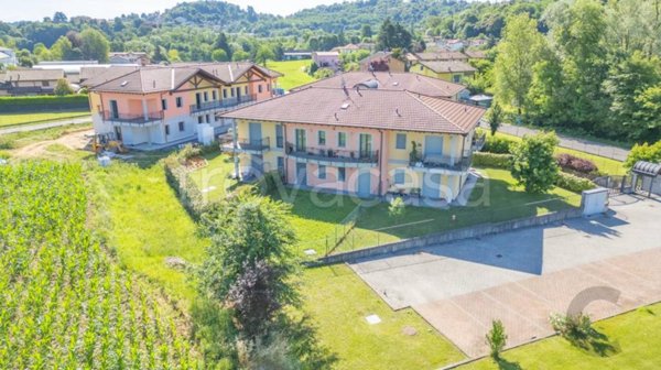 appartamento in vendita a Daverio in zona Dobbiate