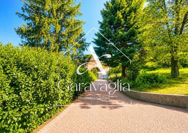 casa indipendente in vendita a Daverio in zona Dobbiate