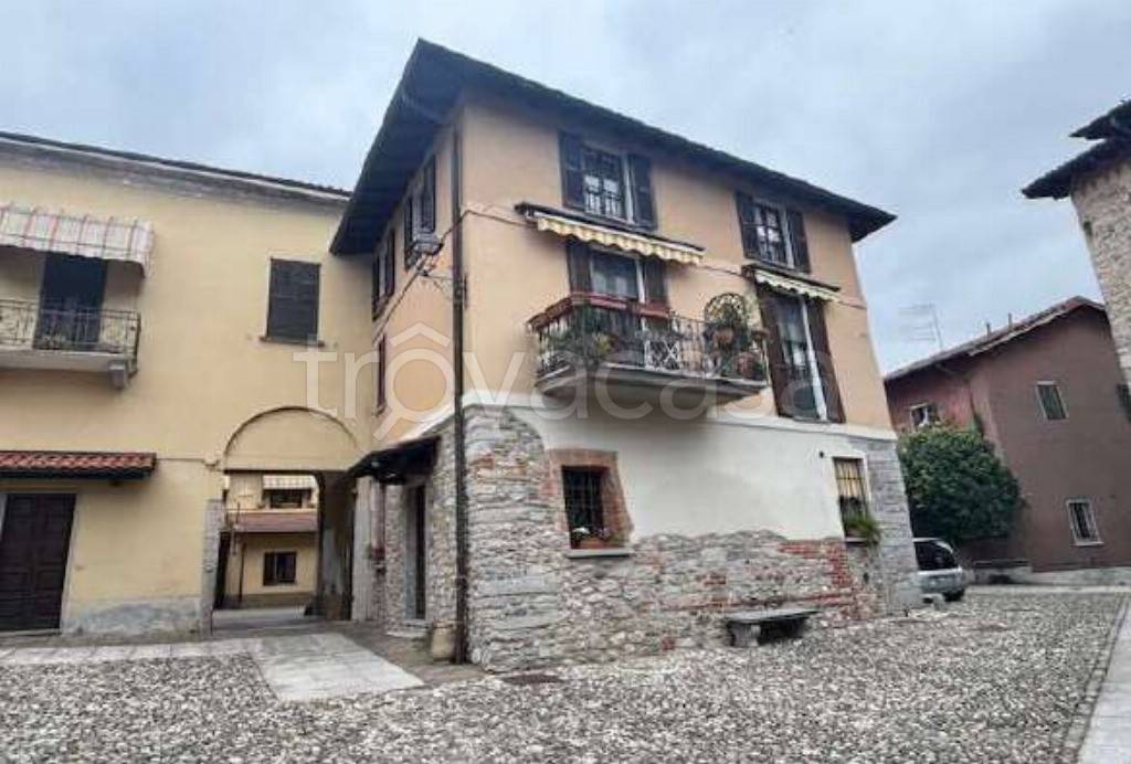 appartamento in vendita a Daverio