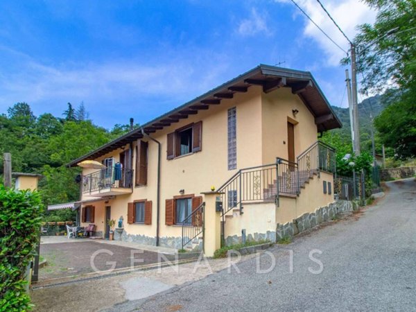casa indipendente in vendita a Dumenza