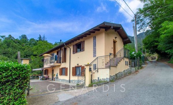 casa indipendente in vendita a Dumenza