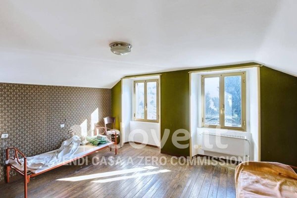 casa indipendente in vendita a Dumenza in zona Due Cossani