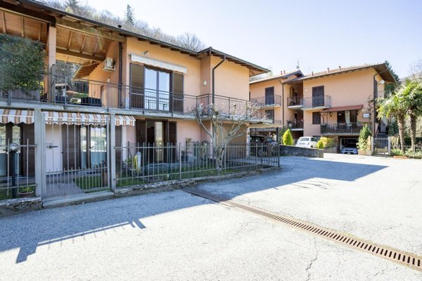casa indipendente in vendita a Dumenza