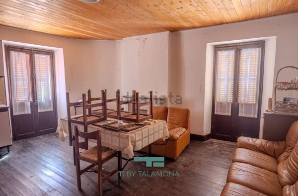 appartamento in vendita a Dumenza in zona Due Cossani