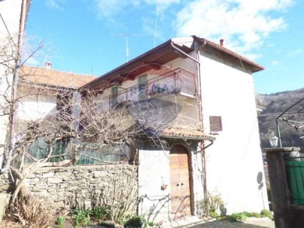 casa semindipendente in vendita a Dumenza in zona Due Cossani