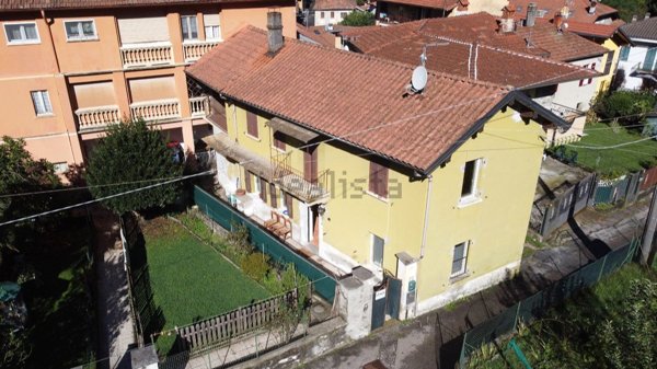 casa semindipendente in vendita a Dumenza