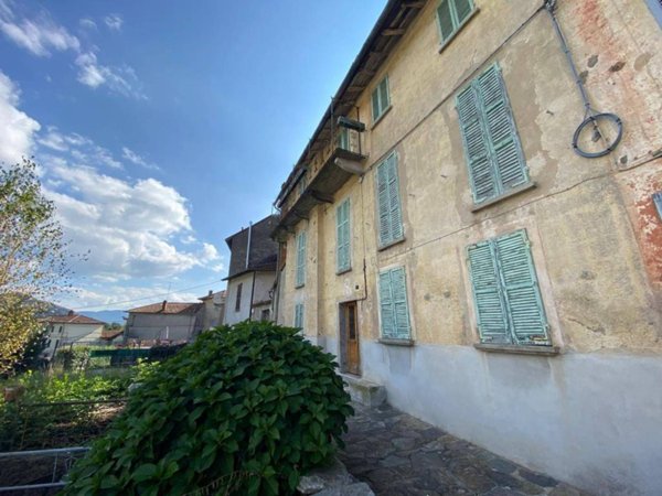 casa indipendente in vendita a Dumenza in zona Due Cossani