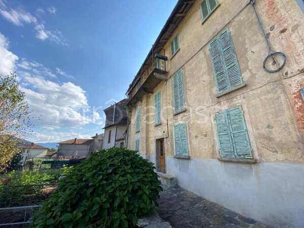 casa indipendente in vendita a Dumenza in zona Due Cossani